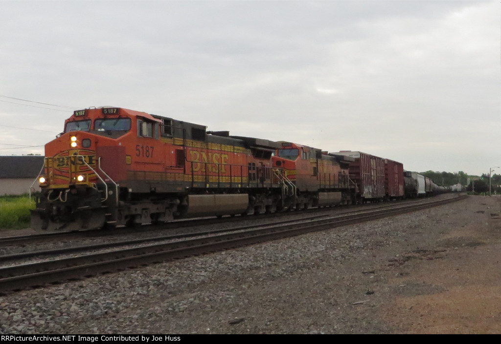 BNSF 5187 West